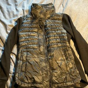 Roots Cabin to City Hybrid Jacket Size Small